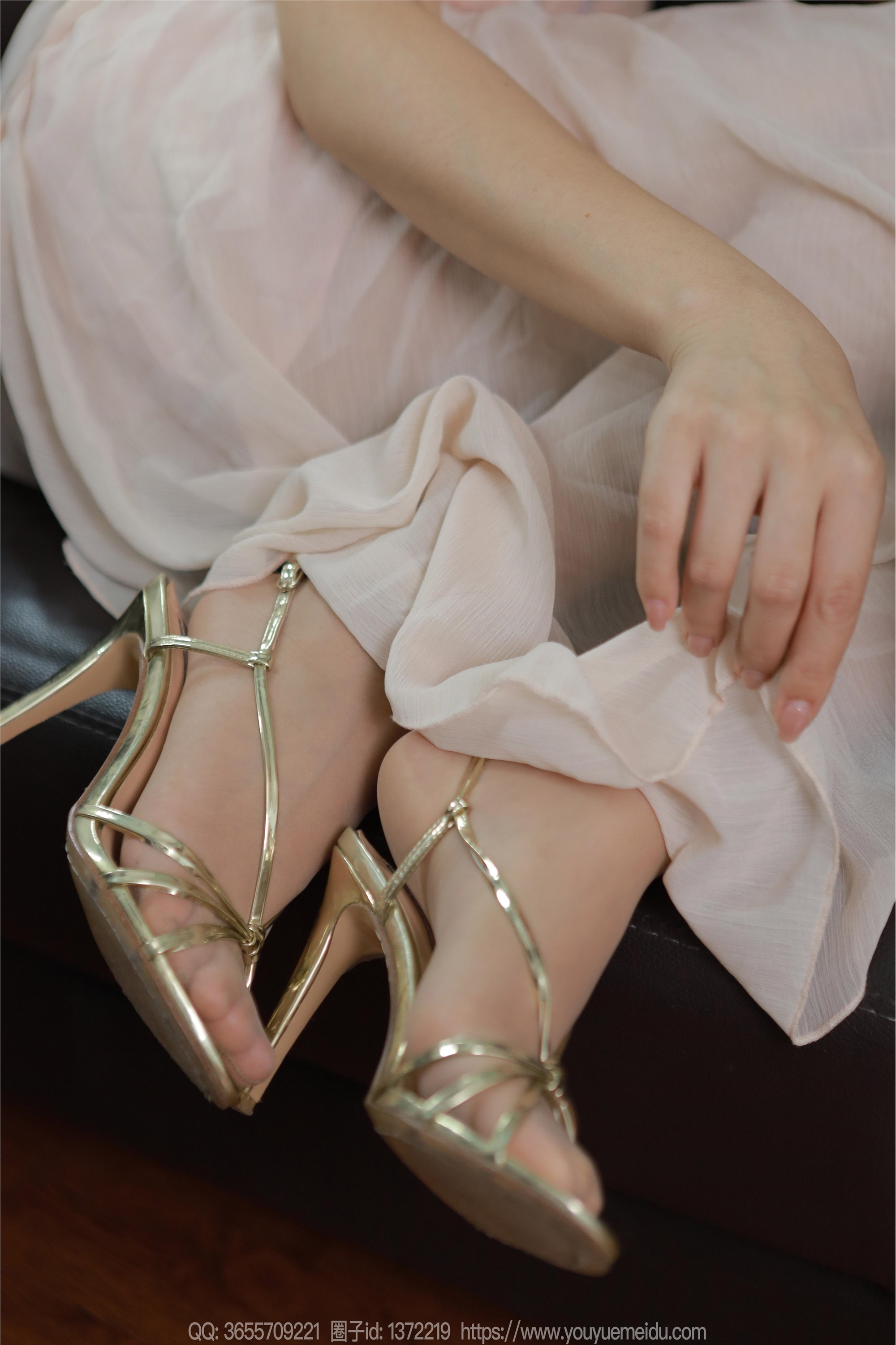 IESS异思趣向  2024.08.05 丝享家 1812 小婕《藕粉吊带裙》